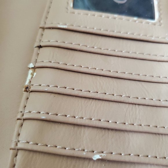 Guess Red Alligator Wallet - Picture 6 of 7